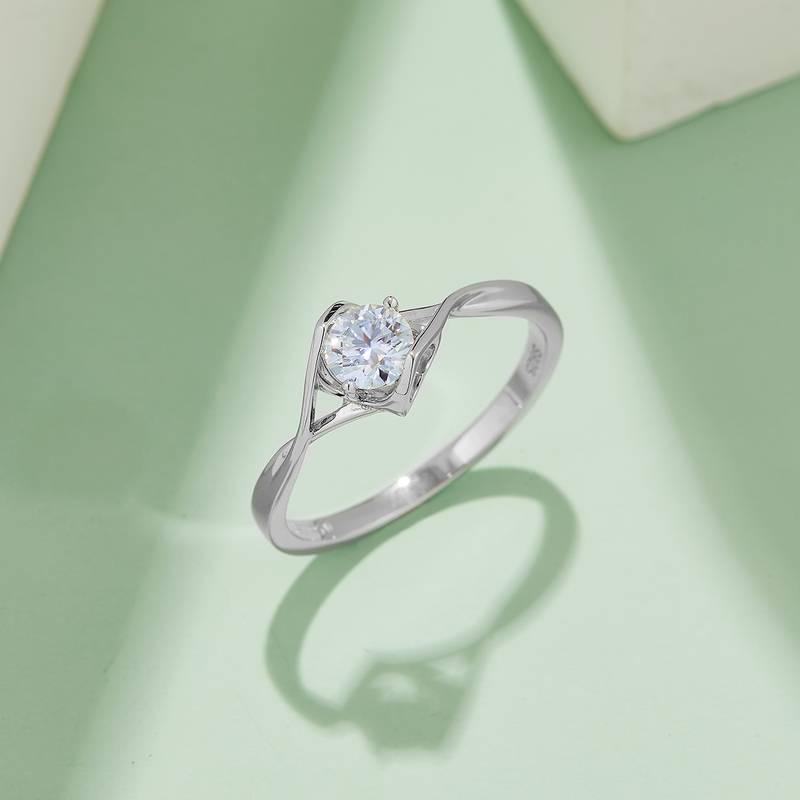 扭臂天使之吻S925银镀白金MoissaniteWomen's Ring50分D级